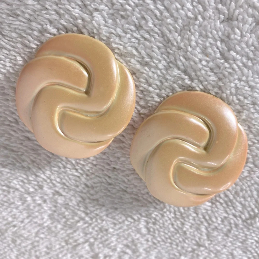 Vintage Iridescent Peach Textured Painted Metal Clip On Earrings